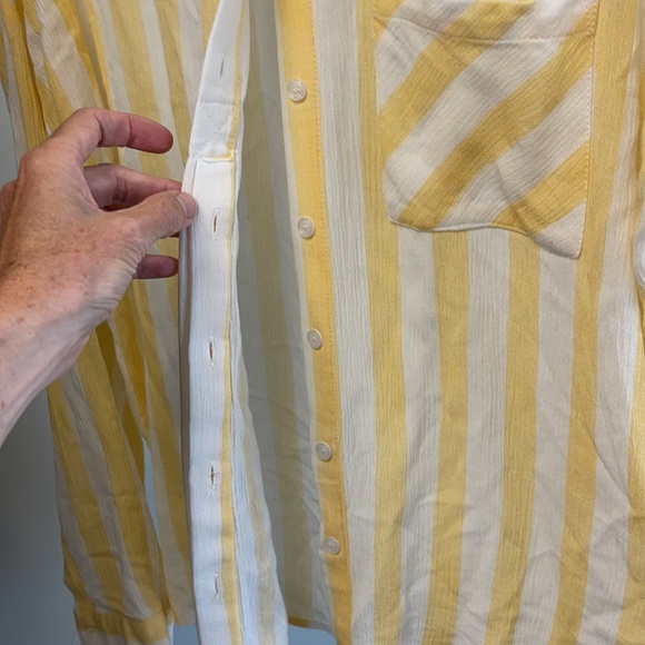 Summer button down blouse - Picture 4 of 5